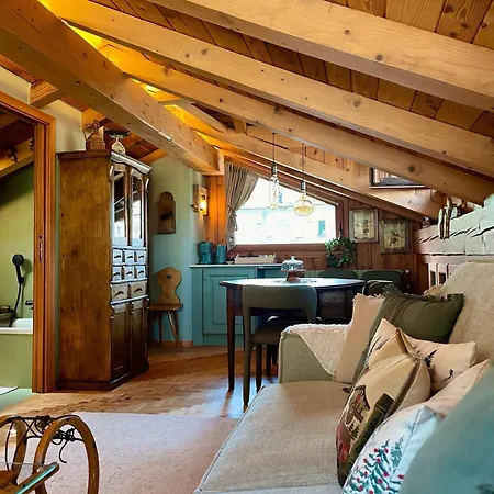 Lägenhet Alpinest Cozy Attic In The Heart Of Bormio