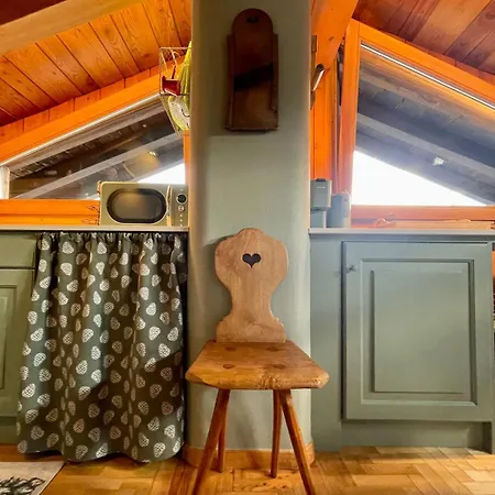 Διαμέρισμα Alpinest Cozy Attic In The Heart Of *