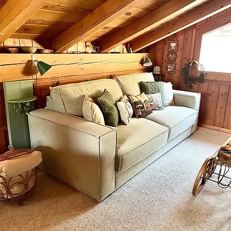 Διαμέρισμα Alpinest Cozy Attic In The Heart Of *